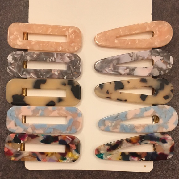 Resin hair clips - Picture 1 of 1